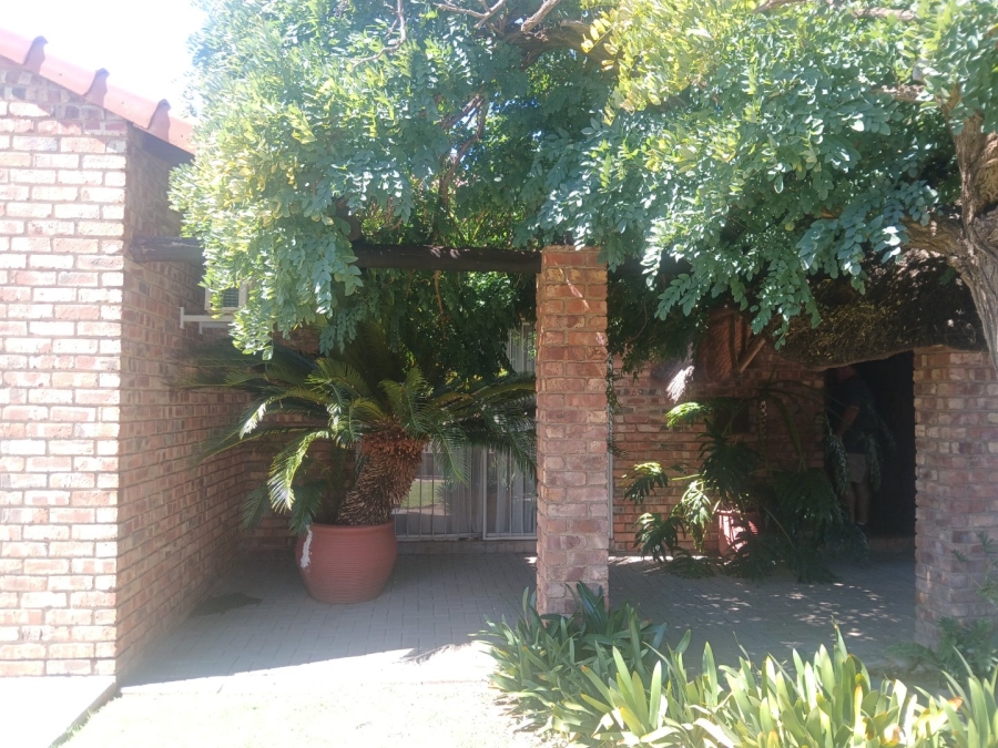 3 Bedroom Property for Sale in Roylglen Gardens Northern Cape